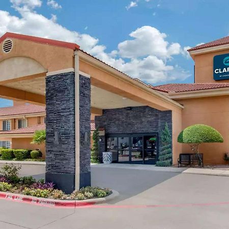 Clarion Inn & Suites Dfw North Ірвінг Екстер'єр фото