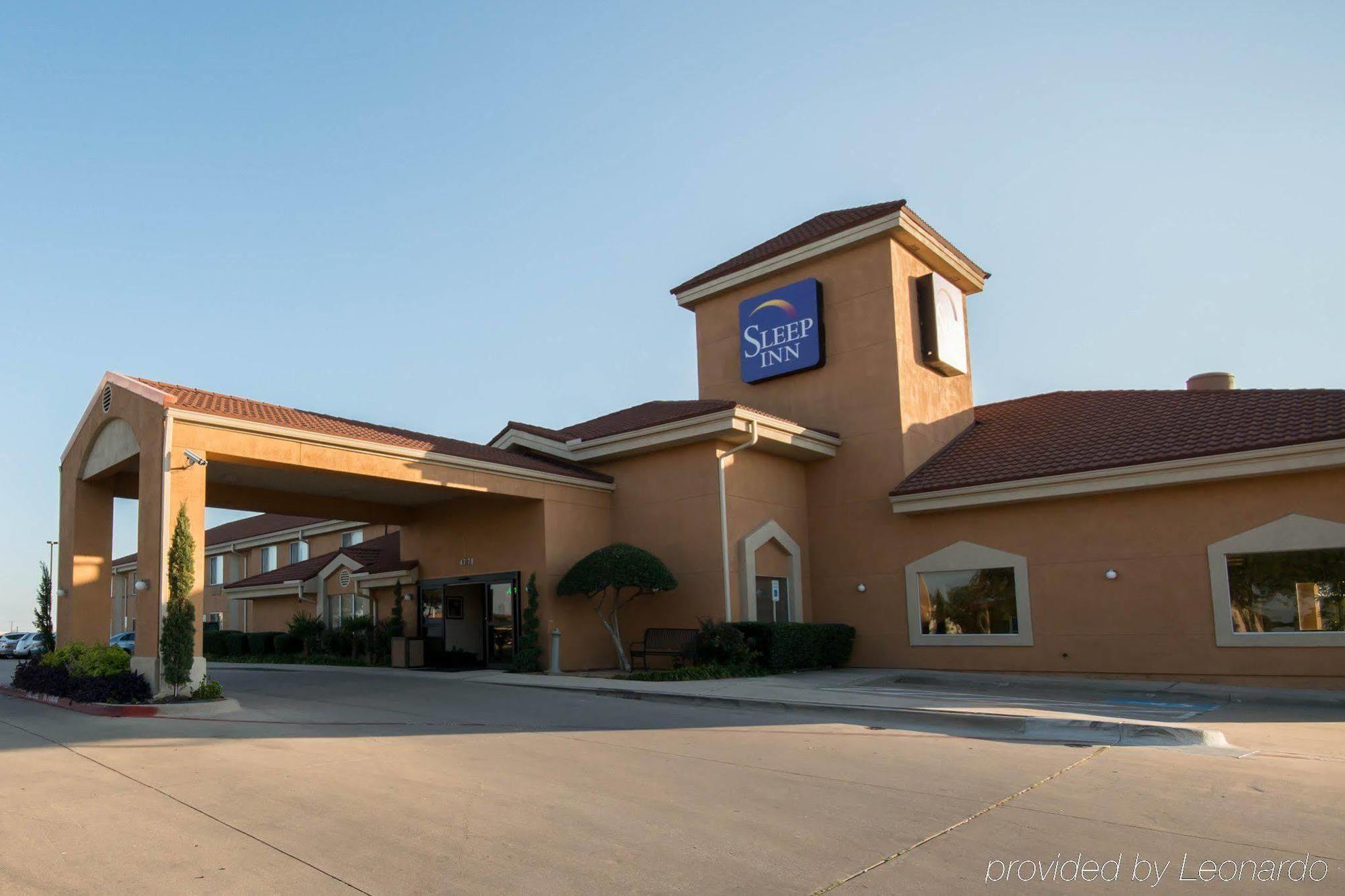 Clarion Inn & Suites Dfw North Ірвінг Екстер'єр фото