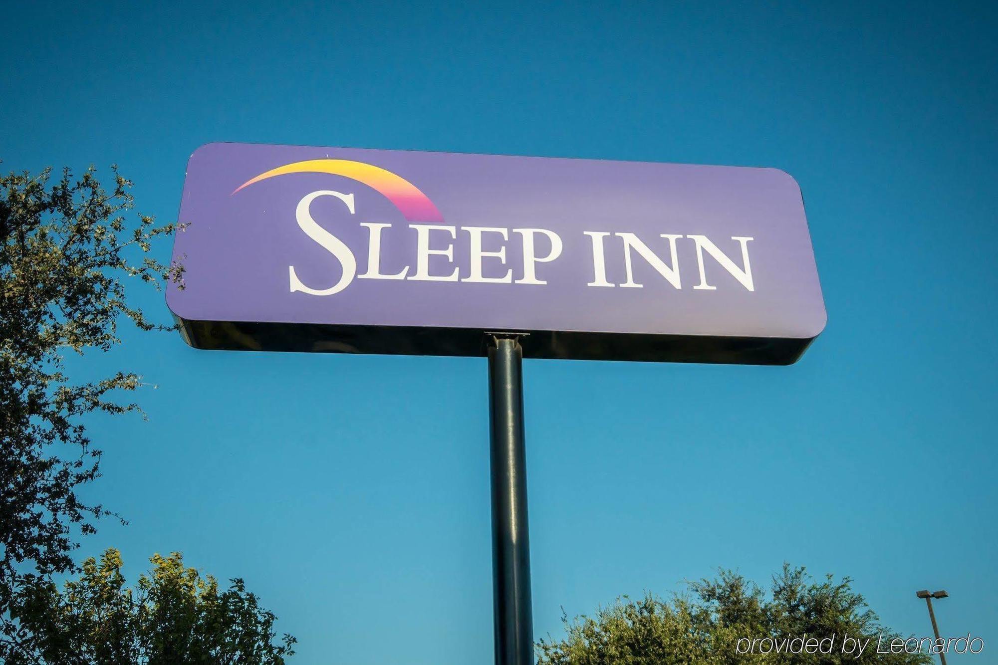 Clarion Inn & Suites Dfw North Ірвінг Екстер'єр фото