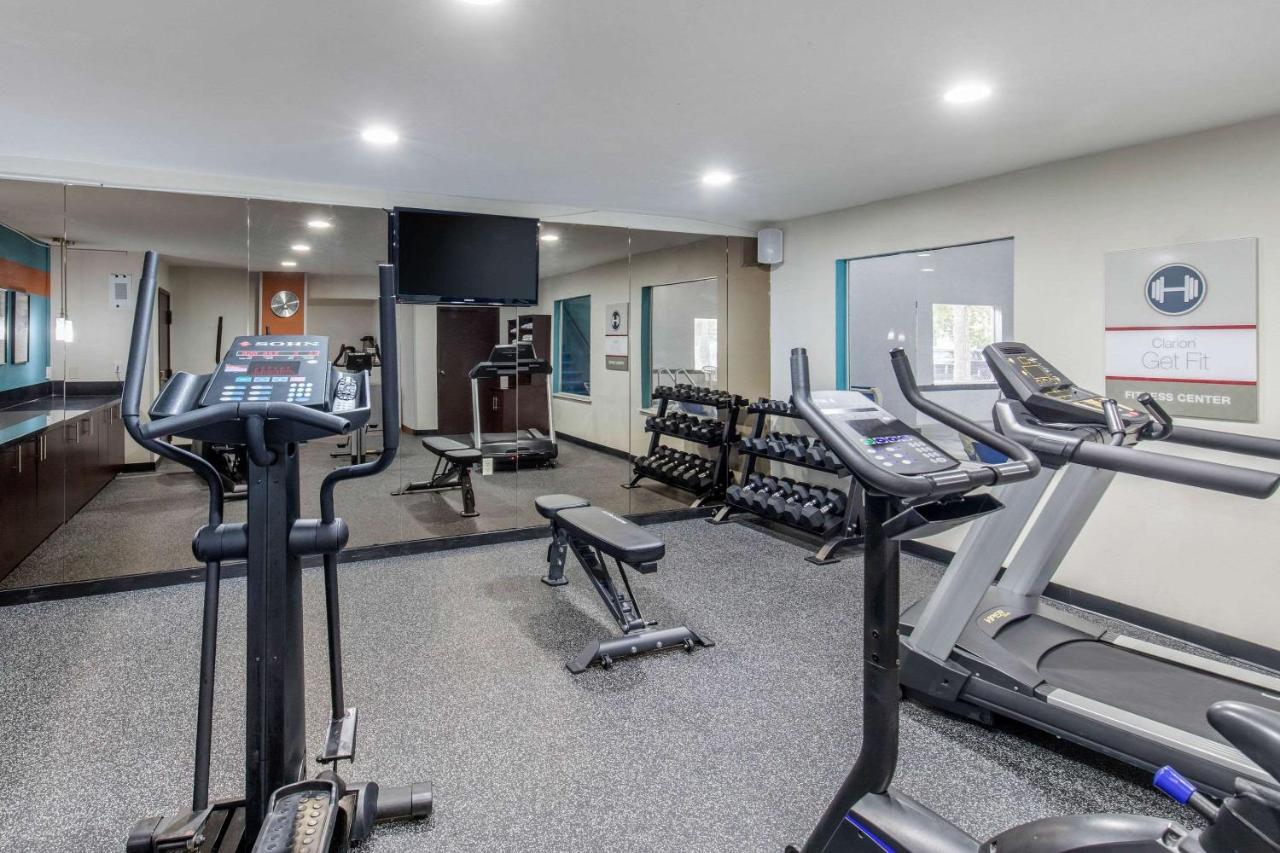 Clarion Inn & Suites Dfw North Ірвінг Екстер'єр фото