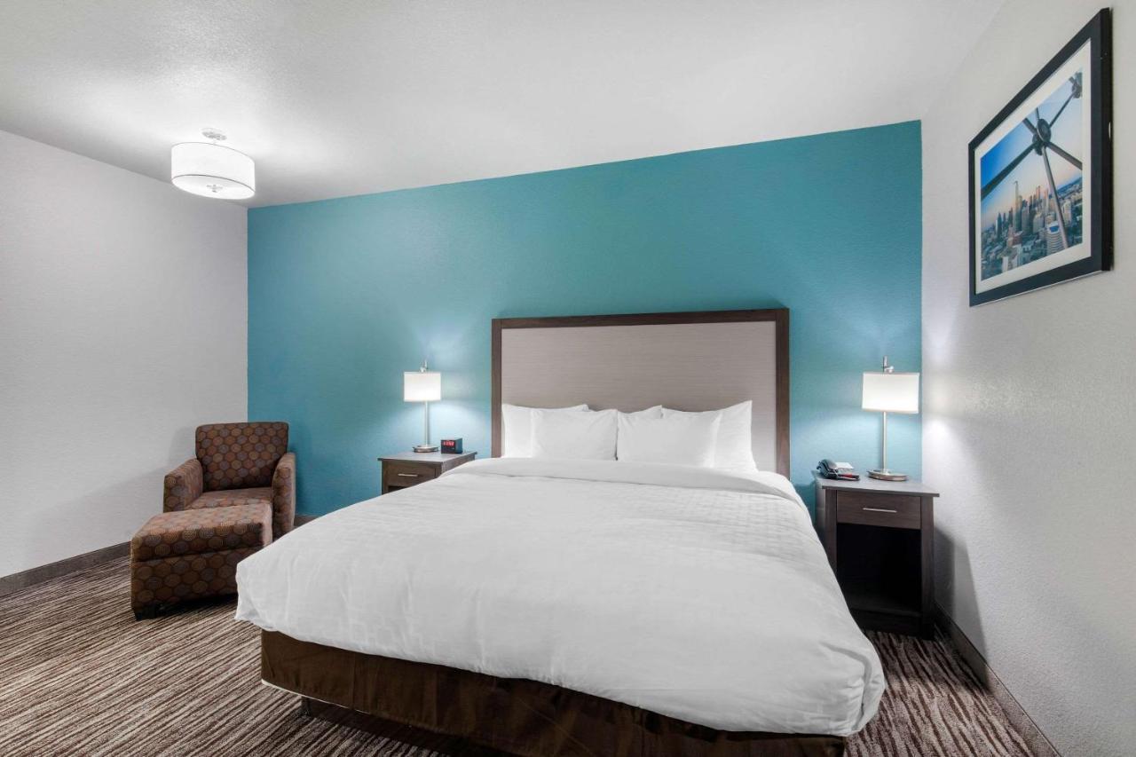 Clarion Inn & Suites Dfw North Ірвінг Екстер'єр фото