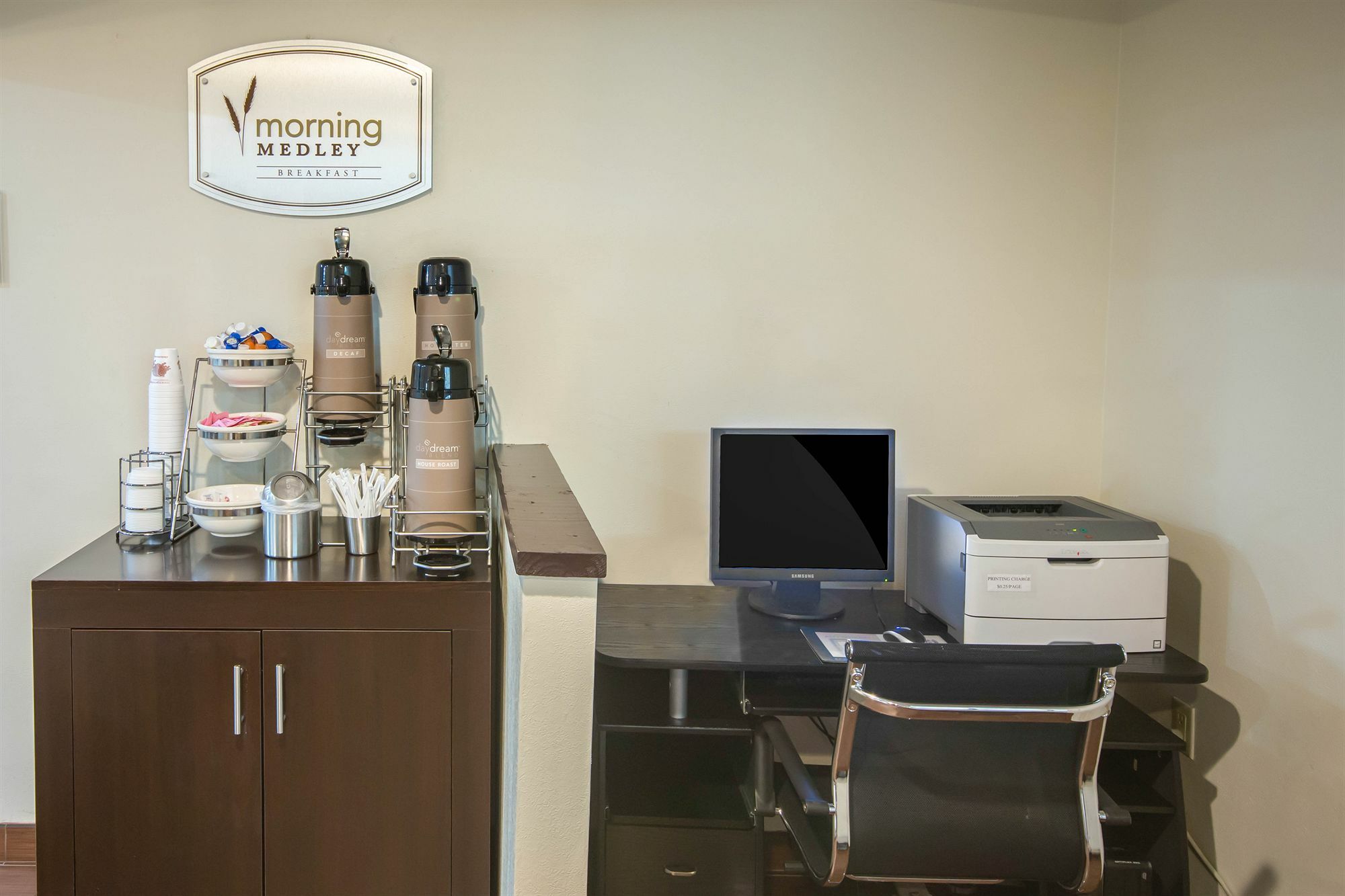 Clarion Inn & Suites Dfw North Ірвінг Екстер'єр фото