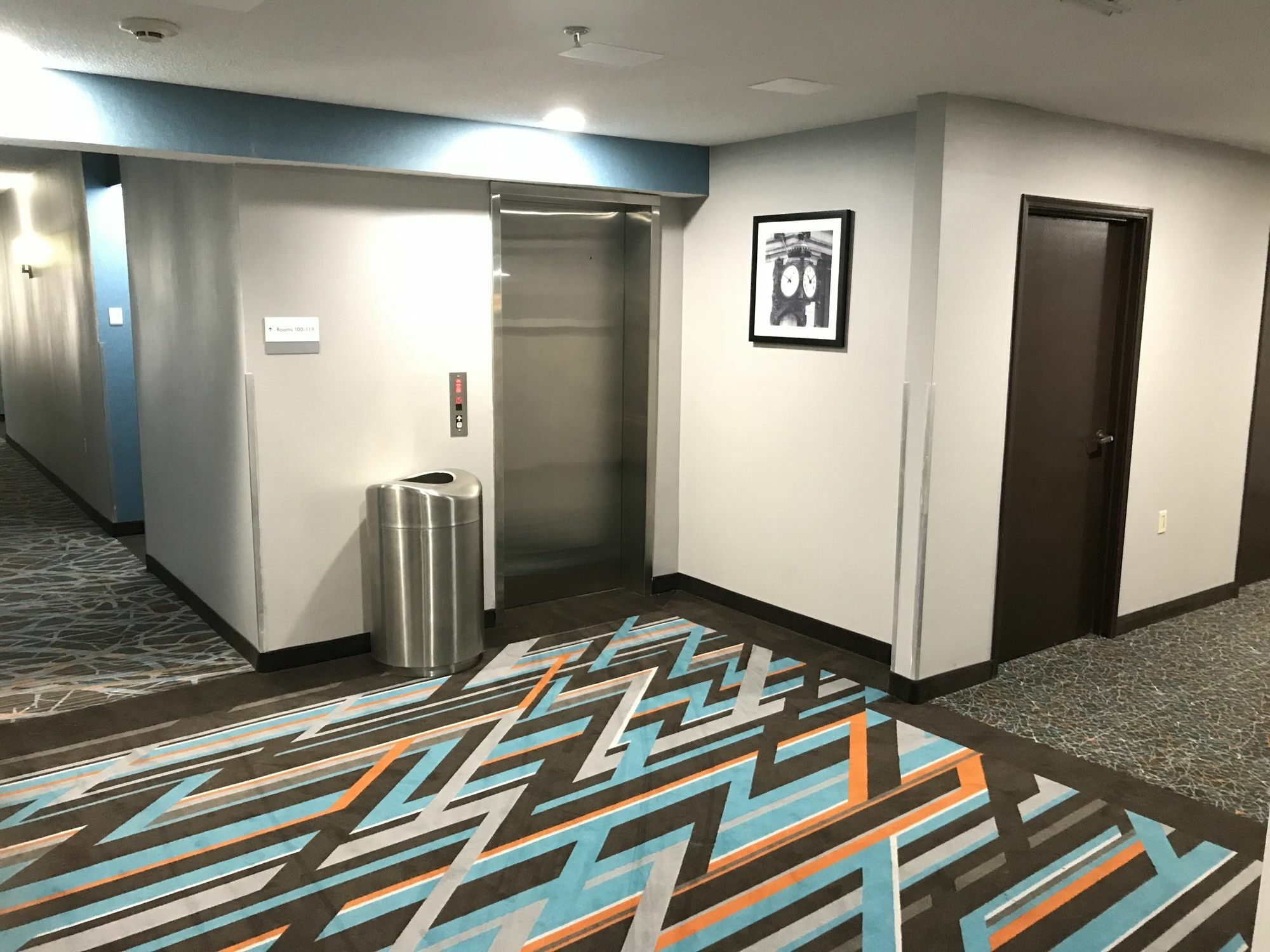 Clarion Inn & Suites Dfw North Ірвінг Екстер'єр фото