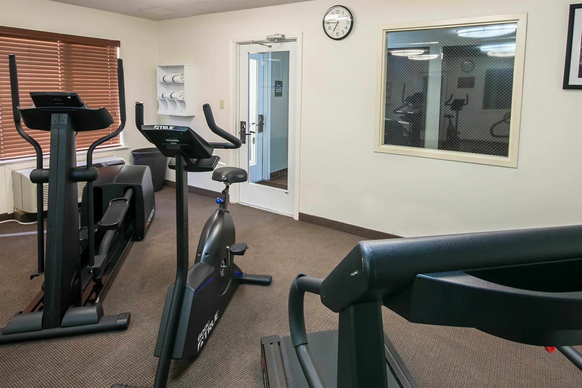 Clarion Inn & Suites Dfw North Ірвінг Екстер'єр фото